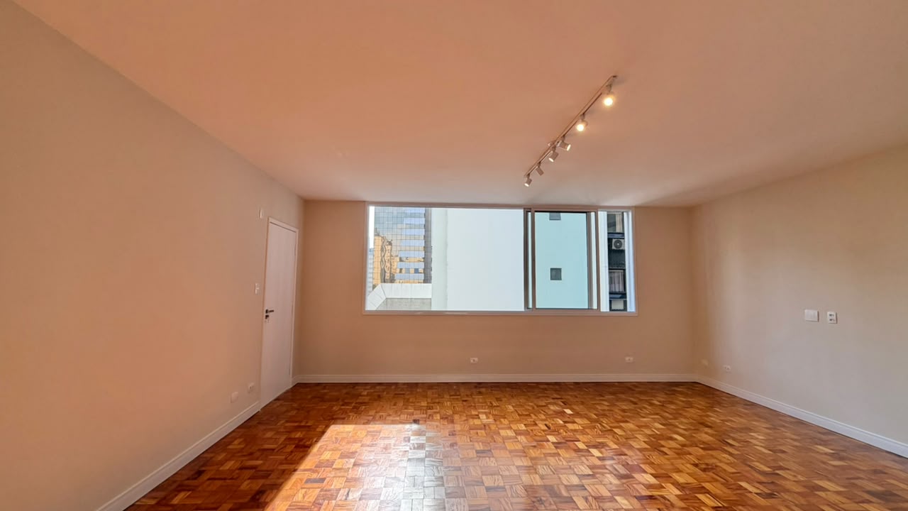 Apartamento reformado com 2 dormitórios e 1 vaga nos Jardins