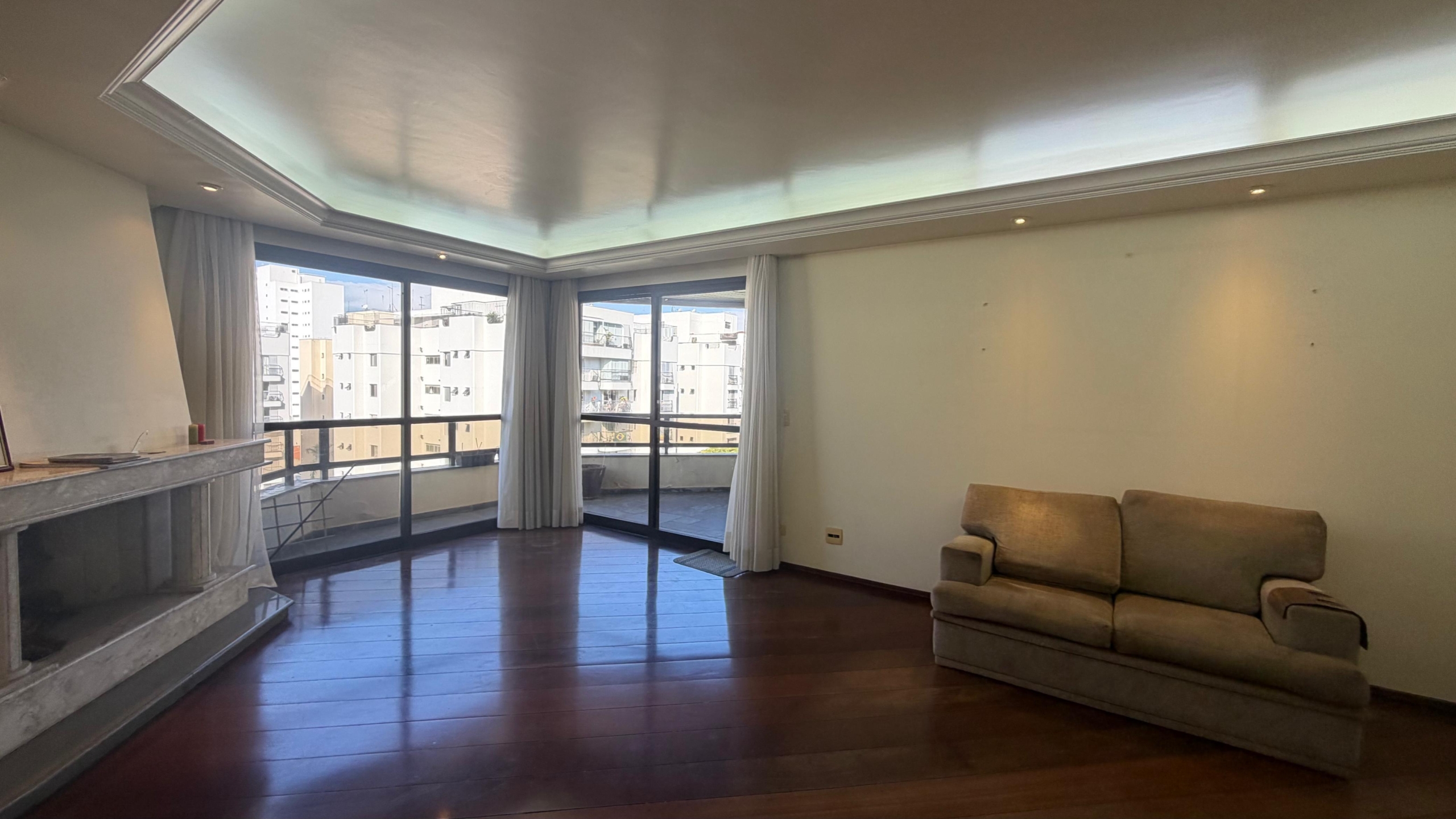 Apartamento com 212 m², 4 dormitórios, 2 suítes e 3 vagas na Lapa